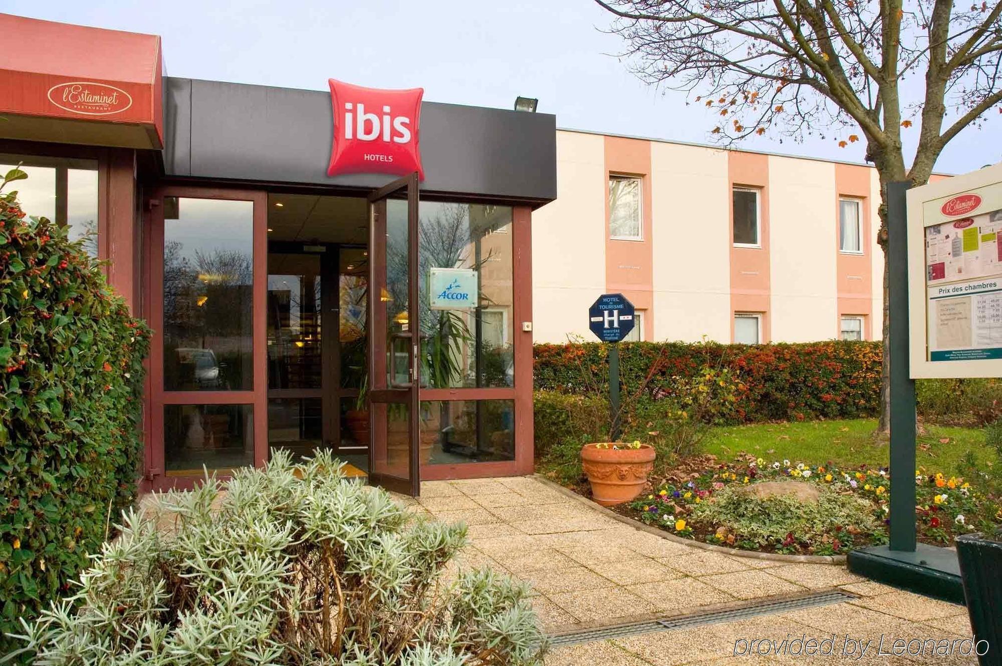 Ibis Melun Hotel Exterior foto